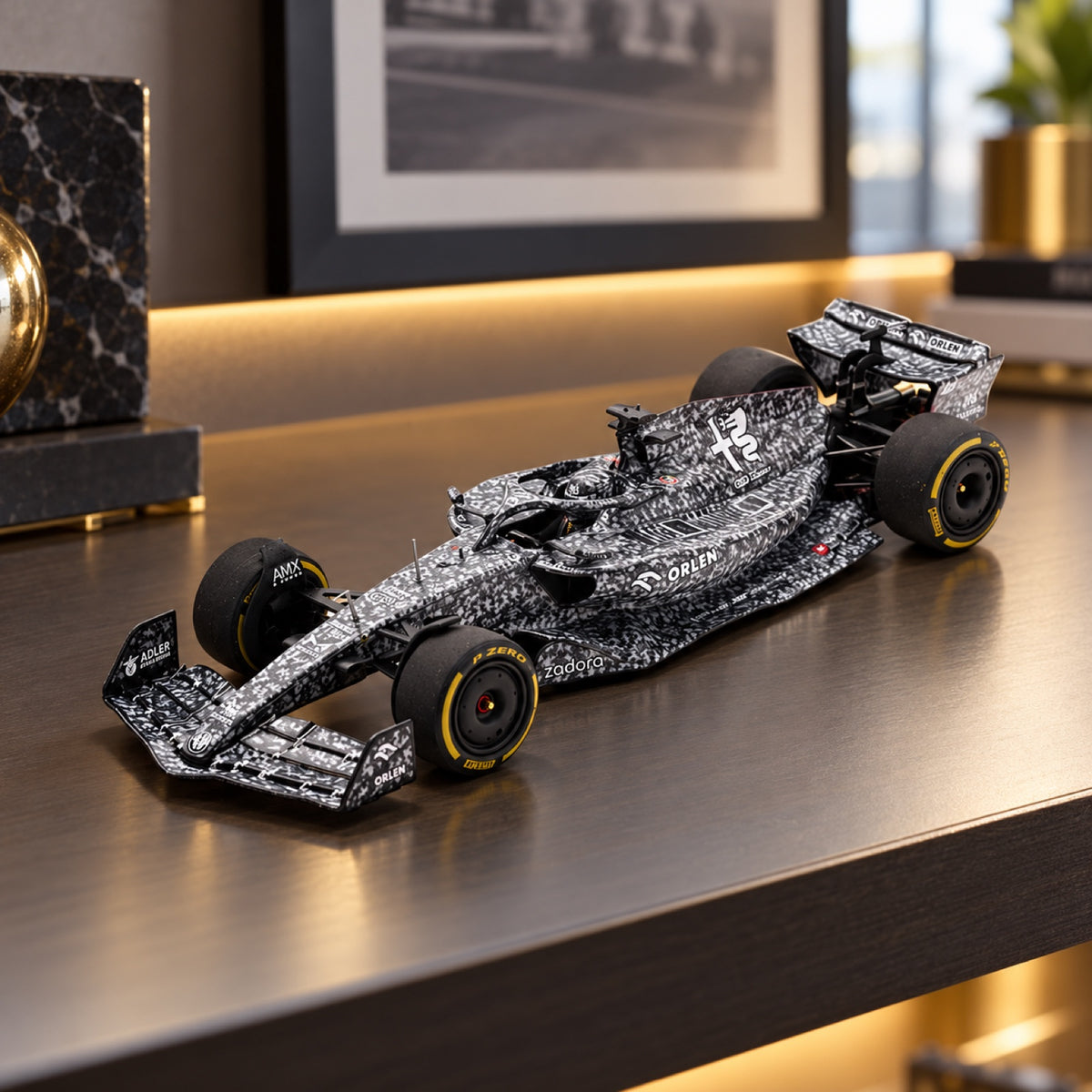 Model Spark Alfa Romeo Racing C42 Robert Kubica 1:43 – test 2022 – zdjęcie poglądowe (AI)
