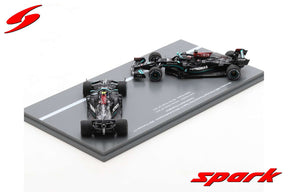 Zestaw modeli Mercedes AMG W12 SPARK L. Hamilton + V. Bottas Abu Dhabi GP 2021