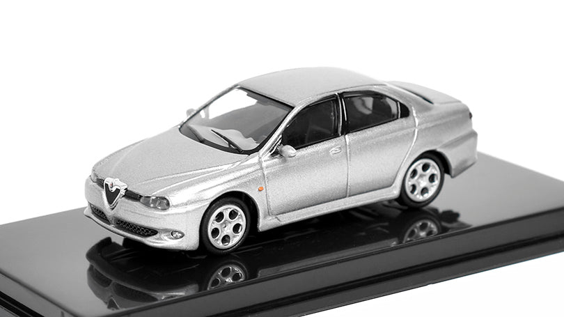 Model Alfa Romeo 156 GTA 1:87 srebrny
