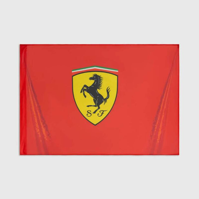 Flaga Scuderia Ferrari F1 z logo czerwona