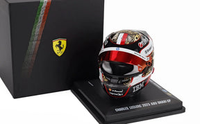 Model kasku LookSmart Charles Leclerc 1:5 – SF Abu Zabi 2025