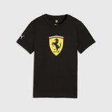 Koszulka dziecięca Scuderia Ferrari F1 x Puma z dużą tarczą – czarna