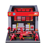 Model Bburago Scuderia Ferrari F1 1:43 Charles Leclerc z modelem boksu