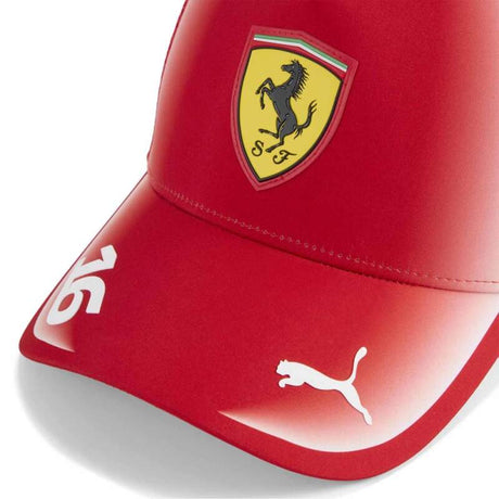 Czapka z daszkiem z siateczką Charles Leclerc Scuderia Ferrari F1 x Puma - edycja zespołowa