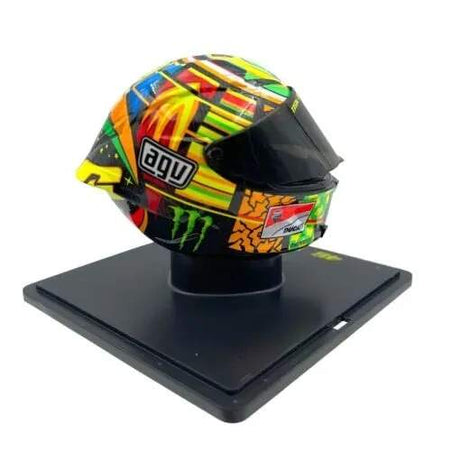 Model kasku MotoGP Valentino Rossi Ducati 2012
