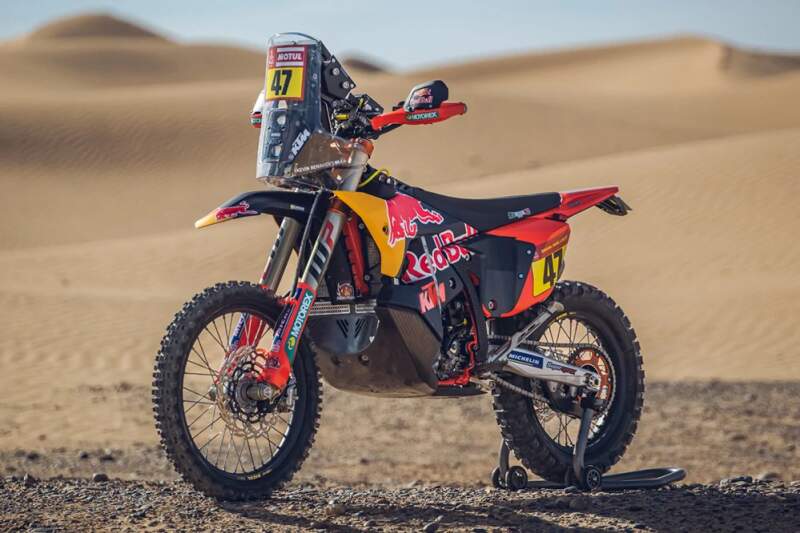 Model motocykla Red Bull KTM 450 Rally Dakar 2024 Kevin Benavides nr 47
