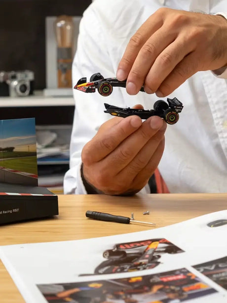Model do złożenia Oracle Red Bull Racing RB21 Max Verstappen 1:43 – kalendarz adwentowy